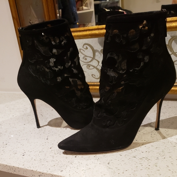 100% Authentic Manolo Blahnik Suede Mesh Booties - Picture 2 of 14
